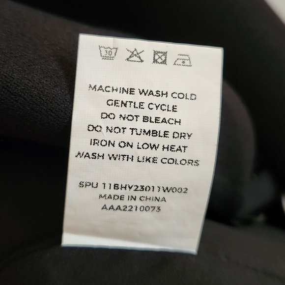 NWOT Bloomchic 14-16/1X Blazer with Plain Lapel Collar and Asymmetrical Hem - Picture 4 of 7